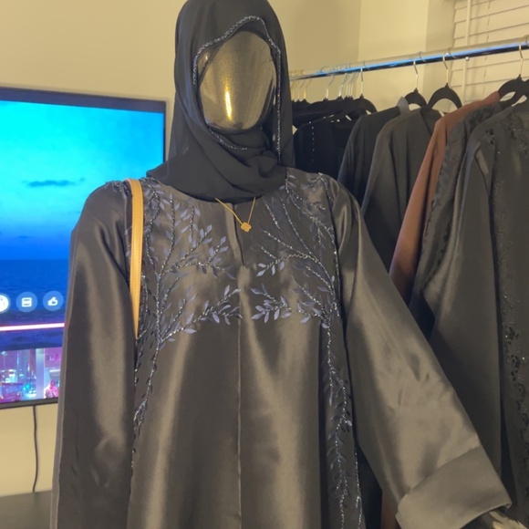 Abaya - Picture 1 of 1